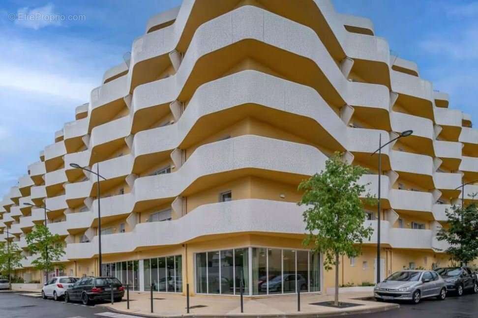 INVESTISSEMENT LOCATIF  La Seyne-sur-Mer  Résidence Seniors Stella Port Provence  6.91% de rentabilité - photo 12
