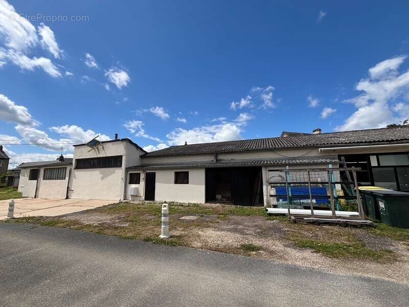 Local / Entrepôt / Atelier à vendre BOURGES (18) - photo 2