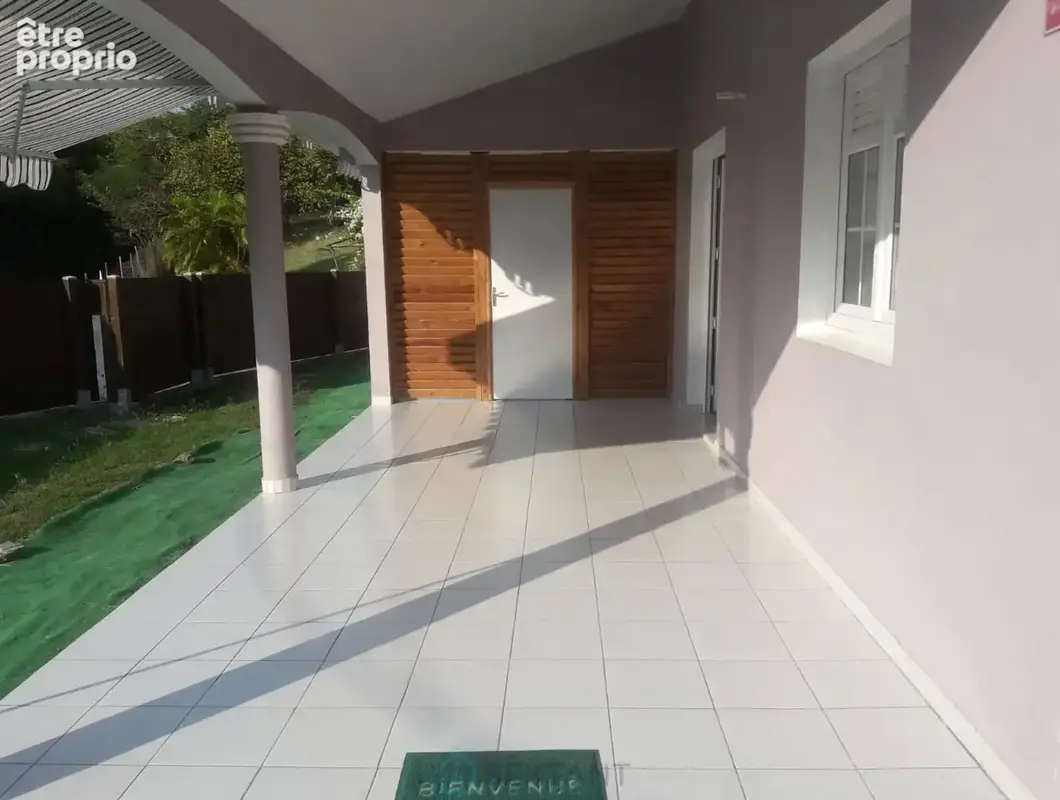 Maison 100 m² à vendre à Sainte-Anne (97227) - photo 1