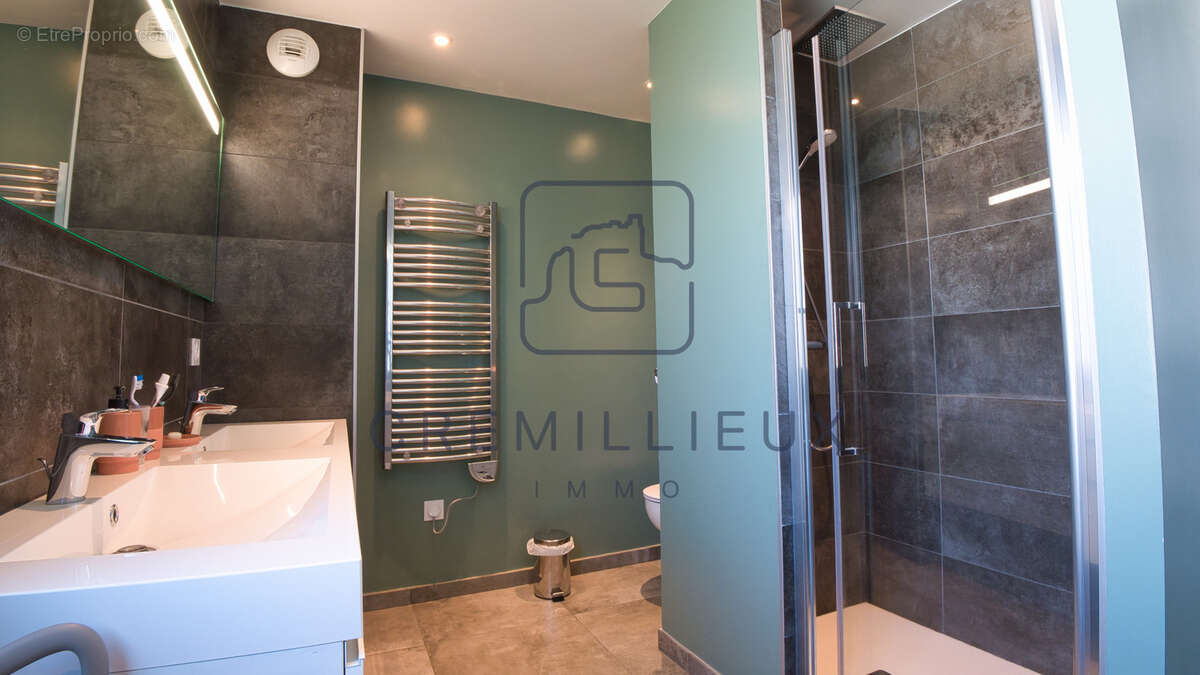 Appartement à GUILHERAND-GRANGES