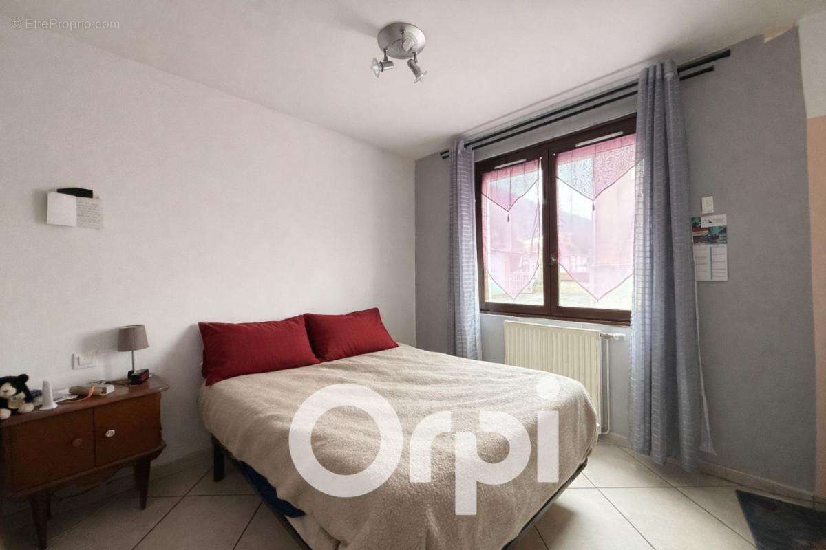 Appartement à FROGES