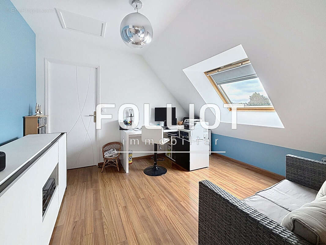 Maison à CONDE-SUR-VIRE