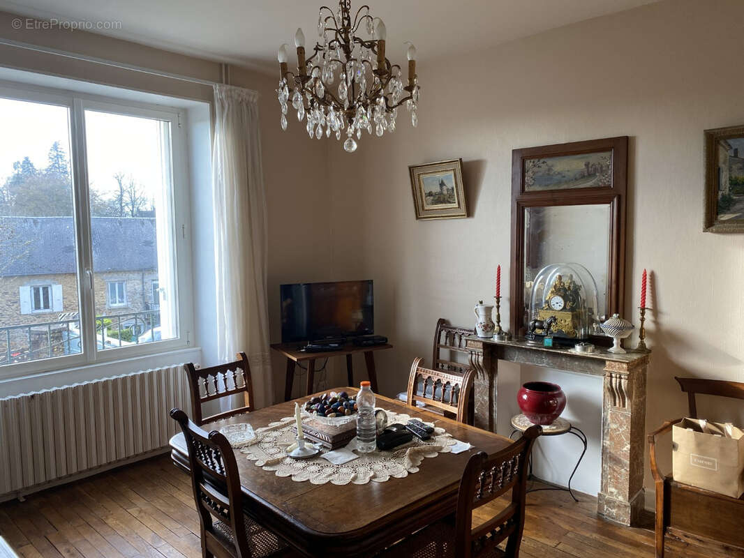 Maison à ARNAC-POMPADOUR