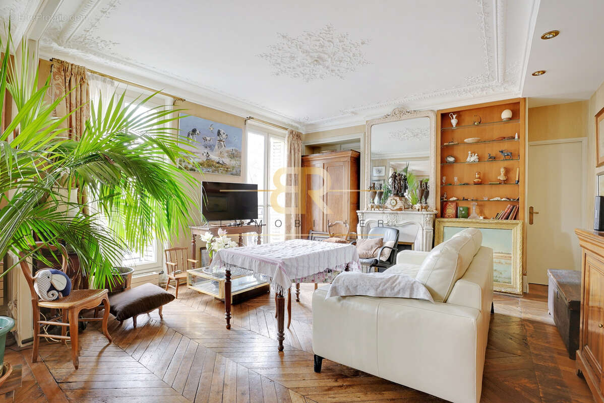 Appartement à PARIS-10E