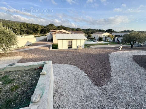 Maison à SAINTE-CECILE-LES-VIGNES