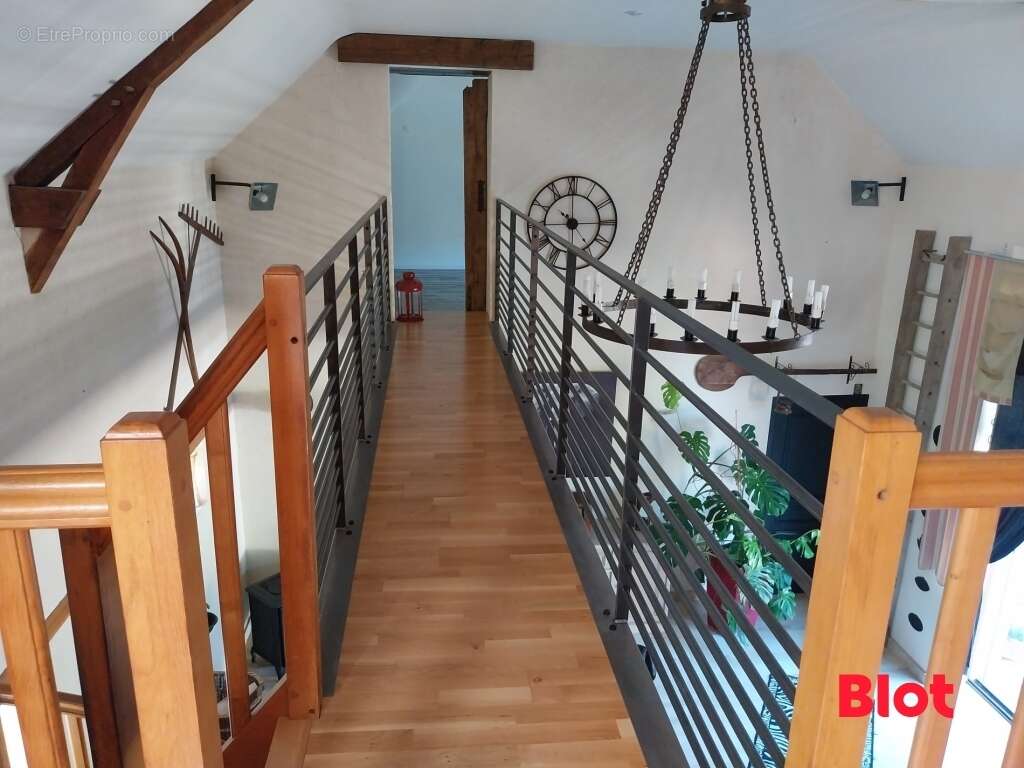 Maison 195 m² à Le Chatellier  - photo 5