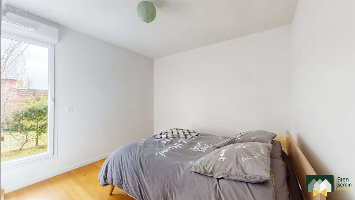 Chambre 1  - Appartement à CHARTRES