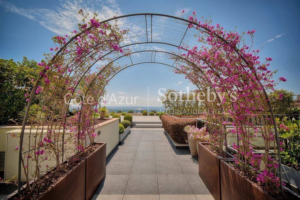 Appartement à ROQUEBRUNE-CAP-MARTIN