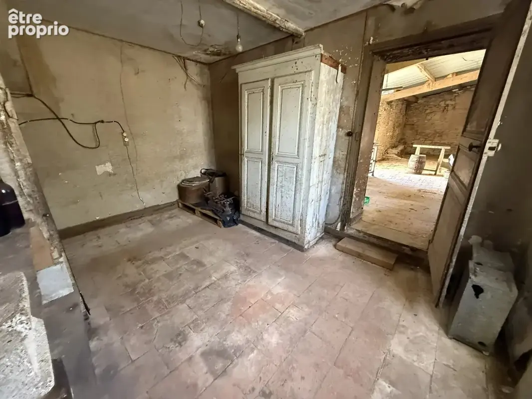 Maison de caractère à rénover – Beau potentiel - photo 11