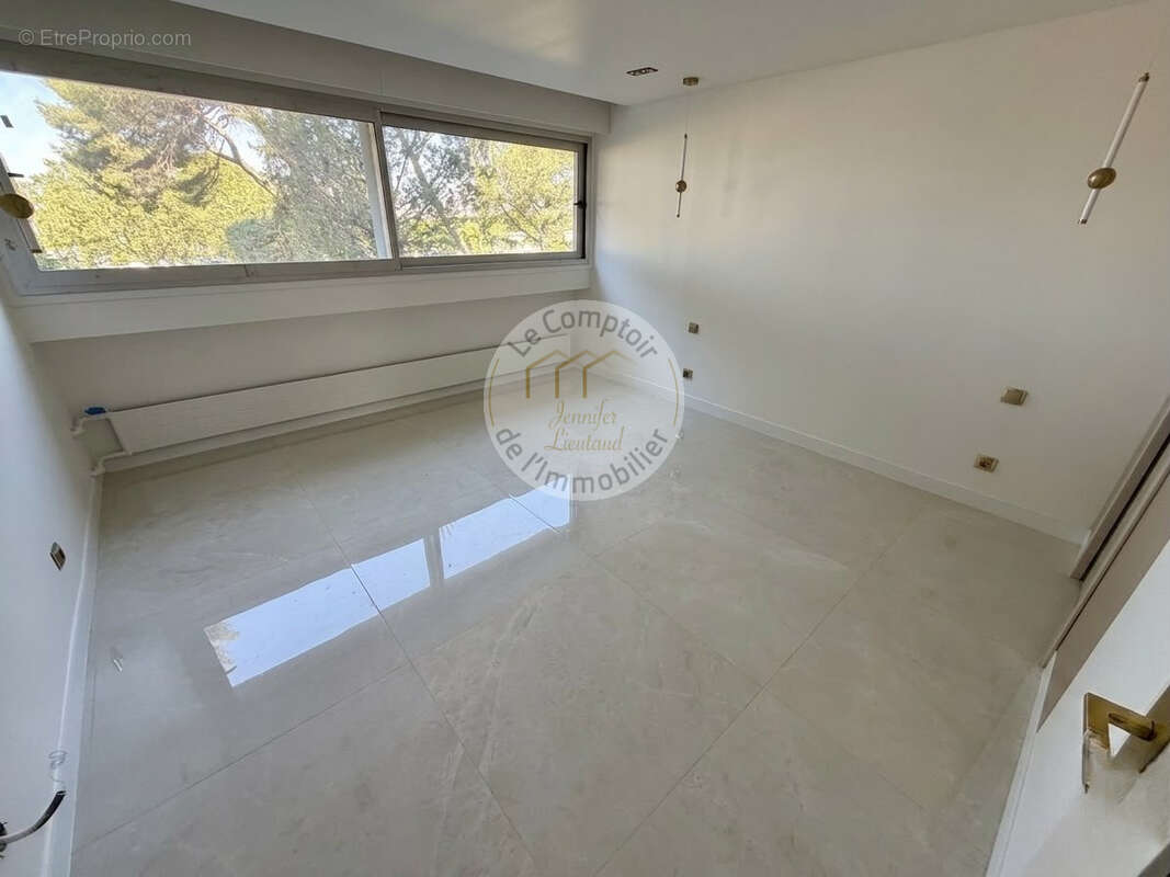 Appartement à MARSEILLE-9E