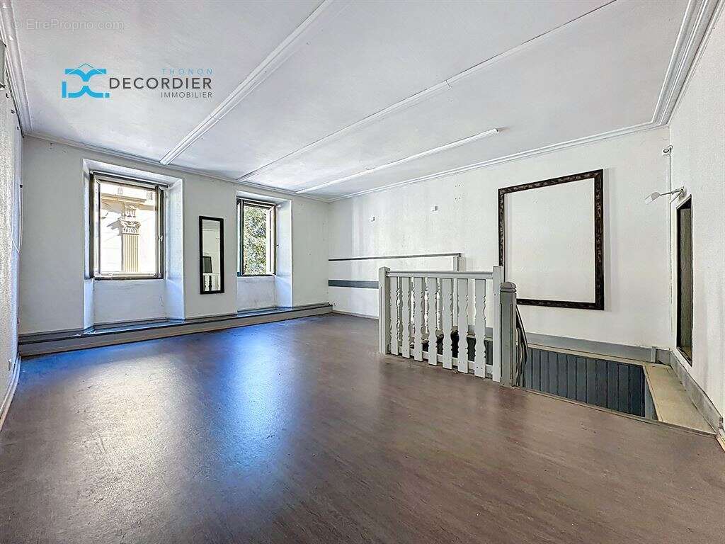 Commerce à EVIAN-LES-BAINS