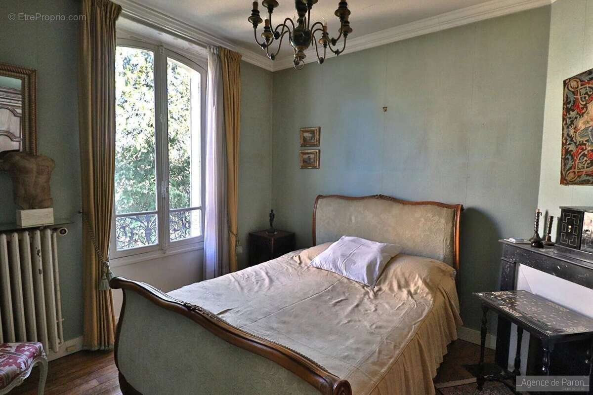 Maison à VERRIERES-LE-BUISSON