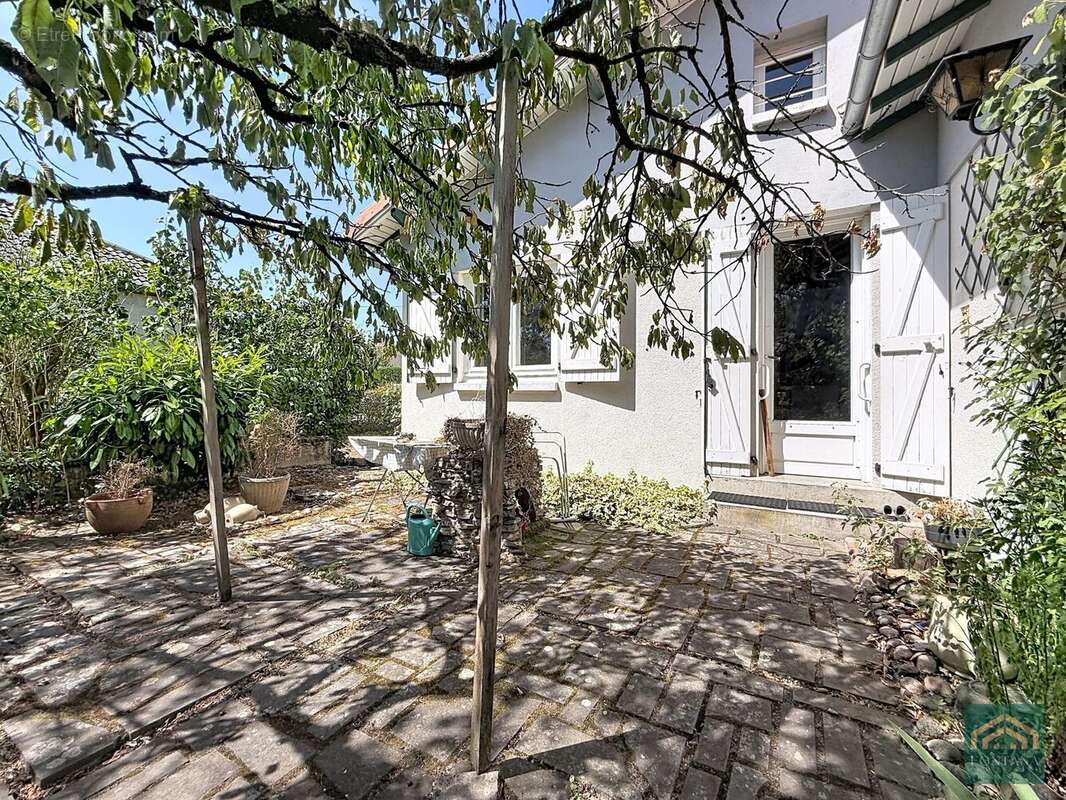 Maison 83 m² à Beauregard-Vendon  - photo 3