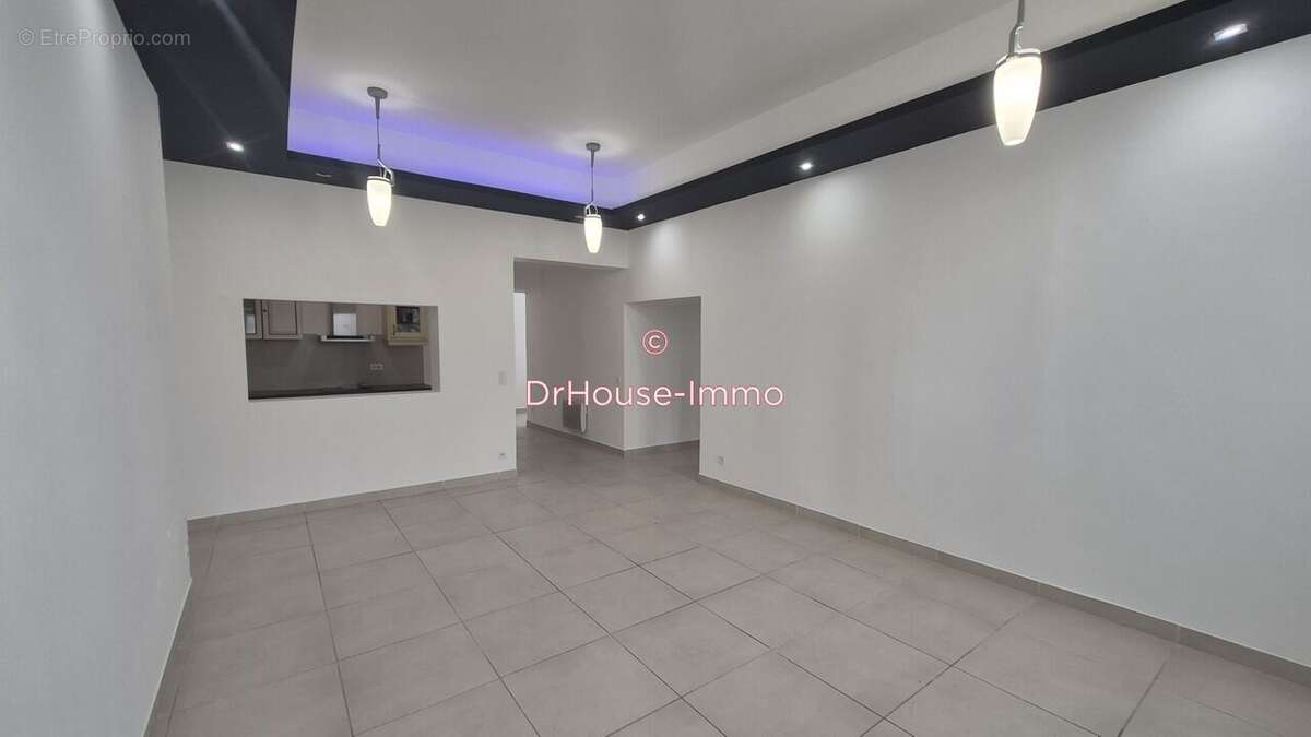 Appartement à MARSEILLE-1E