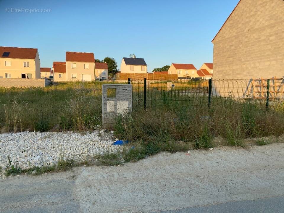 Terrain à CUISY