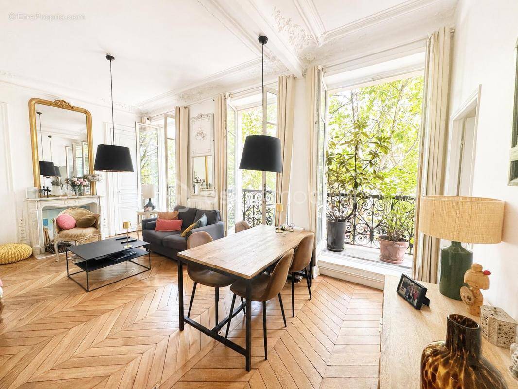 Appartement à PARIS-9E