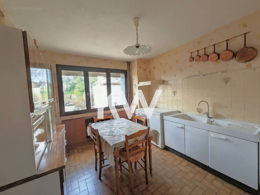 Appartement 91 m² à Saint-Chamond  - photo 3