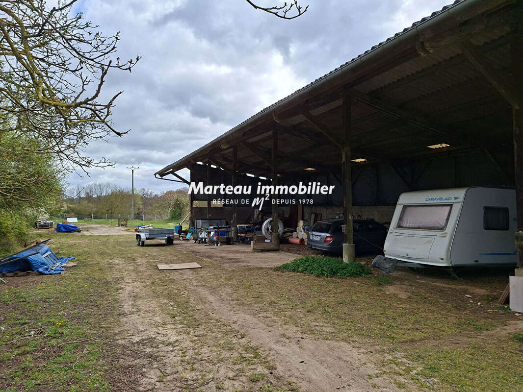 Commerce à GESNES-LE-GANDELIN