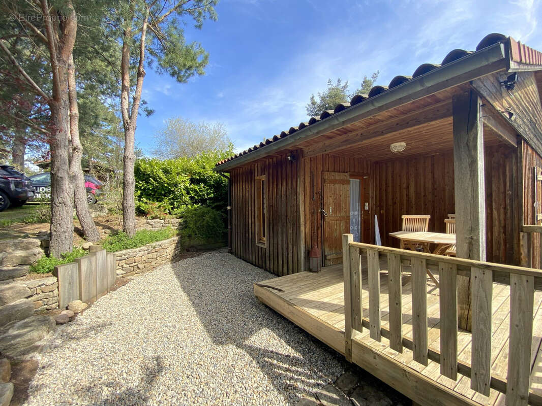 Maison à CRAPONNE-SUR-ARZON