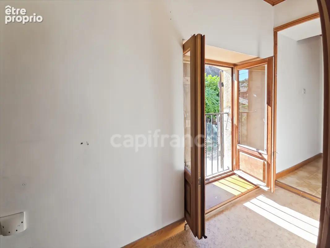 Maison en pierre à renover - photo 11