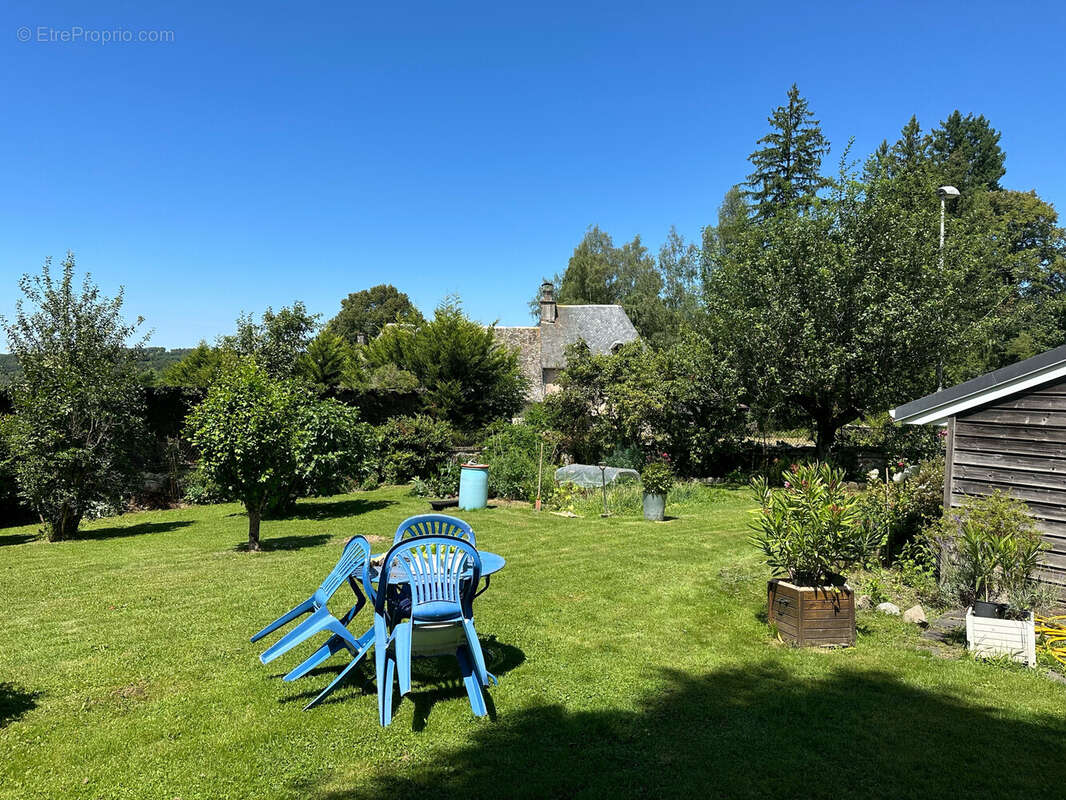 Maison 153 m² à Saint-Martin-Cantales  - photo 6
