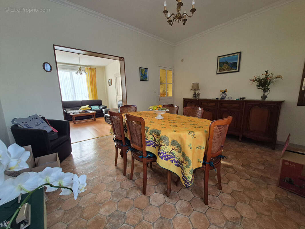 Maison à BRUAY-LA-BUISSIERE