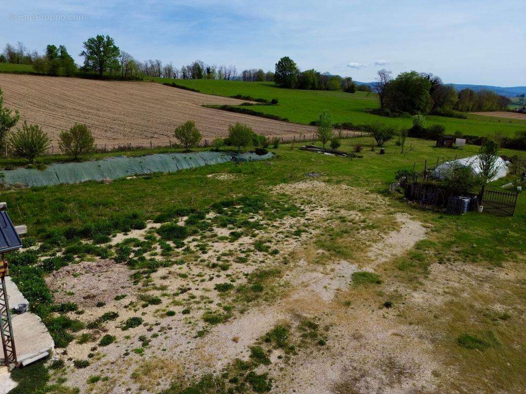 Terrain à ROMAGNIEU