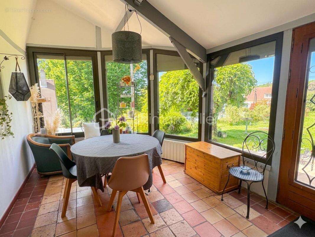 Dans un secteur recherché Maison en Pierres du Vexin - photo 2