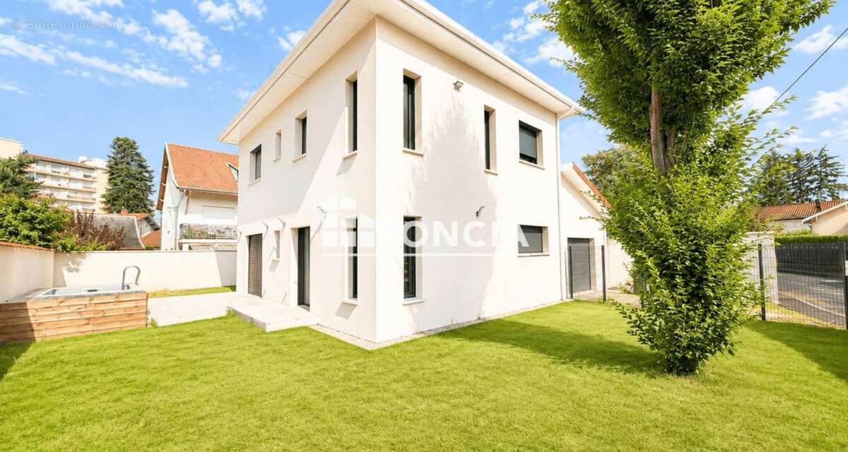 À vendre – Maison récente T4 de 107 m² avec piscine à Villefranche-sur-Saône - photo 2