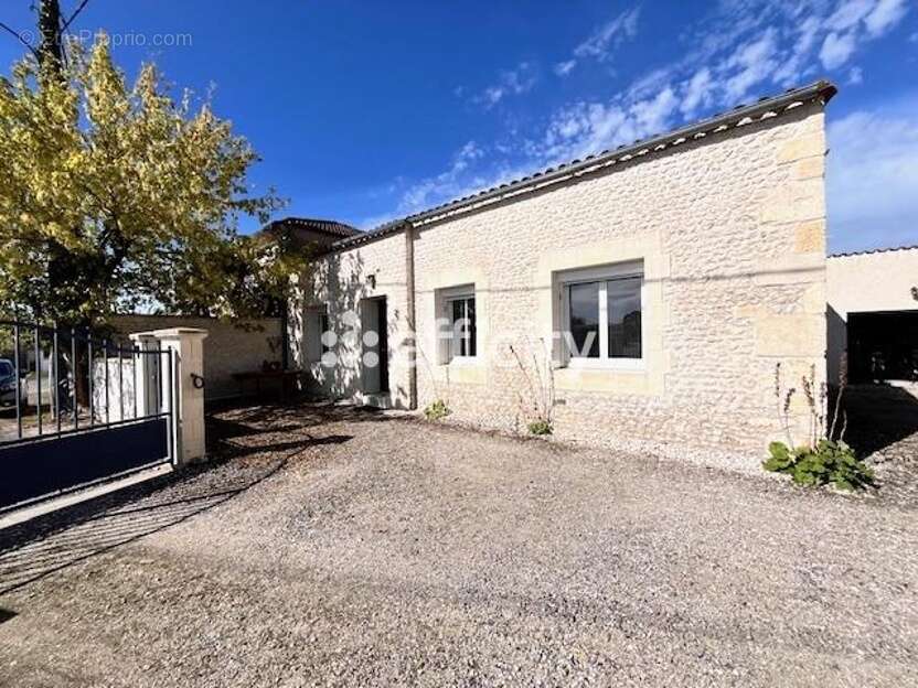 Maison à ARCES
