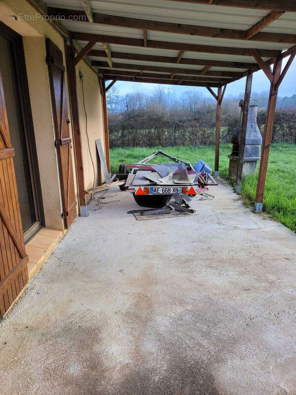 Maison à SAINT-PARDOUX-LA-RIVIERE