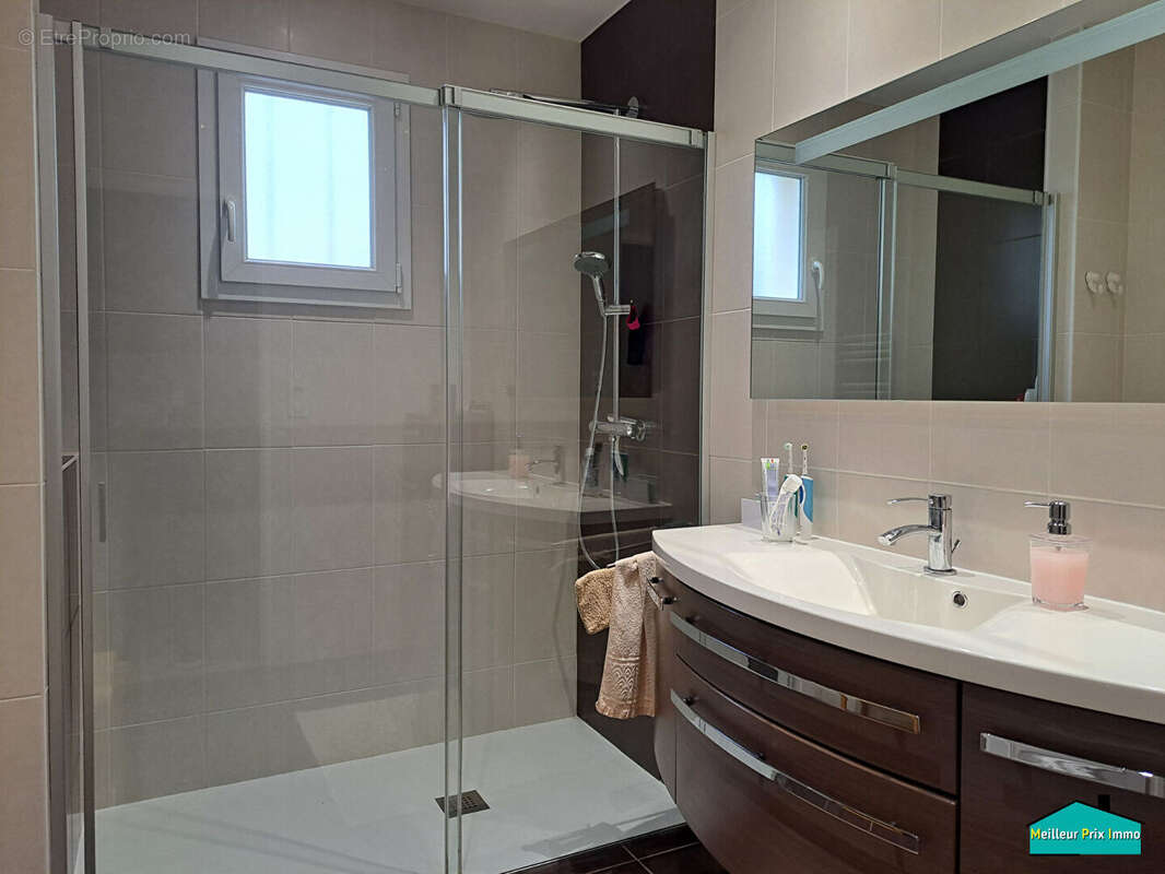 Maison à ROCHESERVIERE