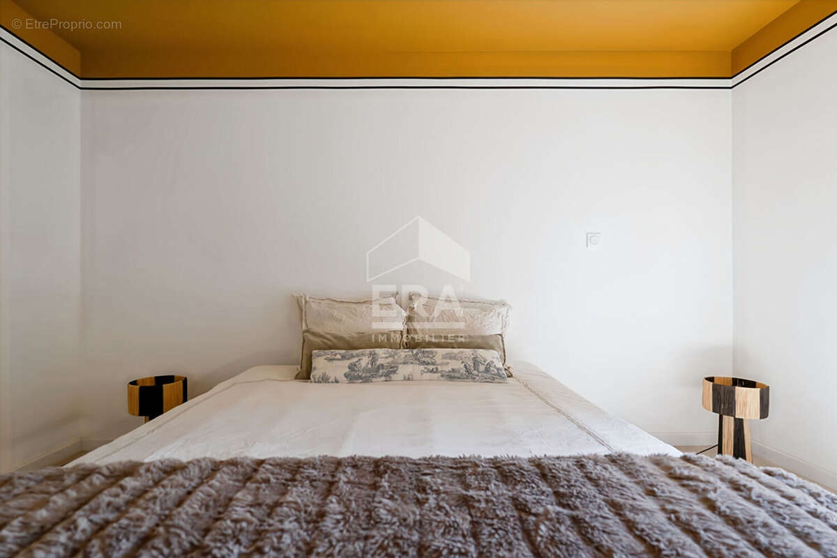 Maison à SIMIANE-COLLONGUE