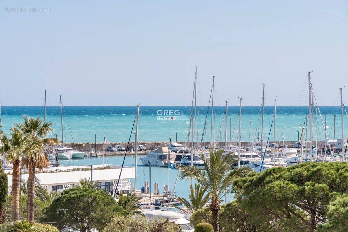 Appartement à VILLENEUVE-LOUBET