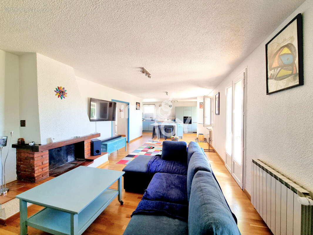 Maison à OUVEILLAN