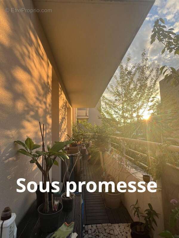 Appartement à CHANTELOUP-LES-VIGNES