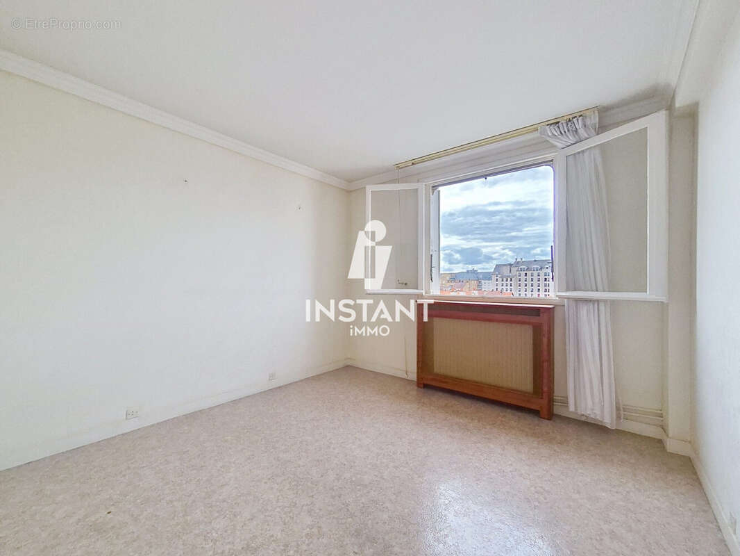 Chambre 2 - Appartement à ALFORTVILLE