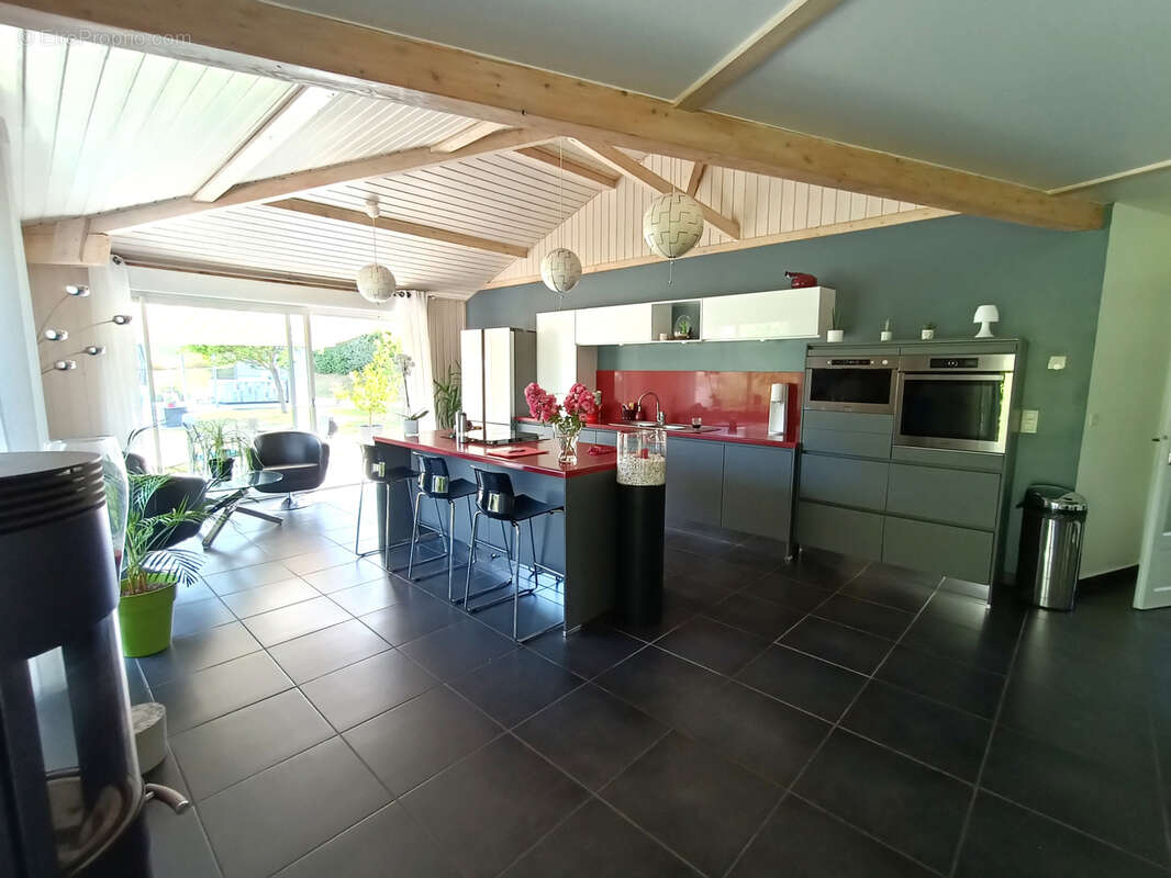 Maison à LARAGNE-MONTEGLIN