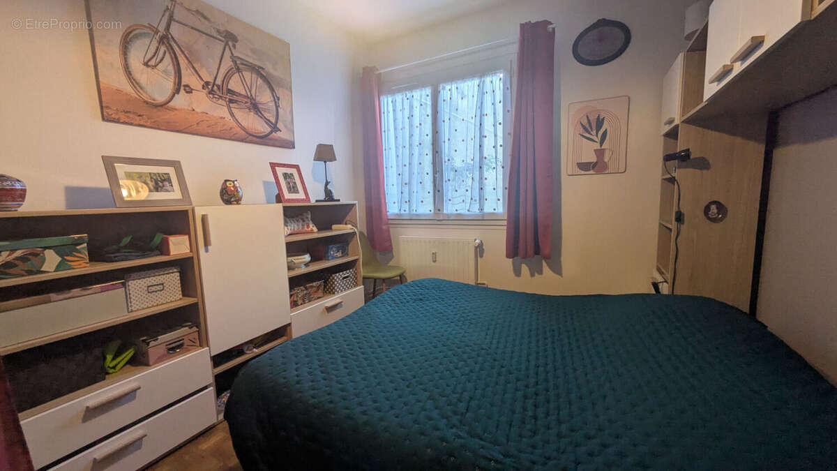 Rochefort Centre - Appartement T2 de 58 m² avec garage, cellier et possibilité de 2ème chambre - photo 9