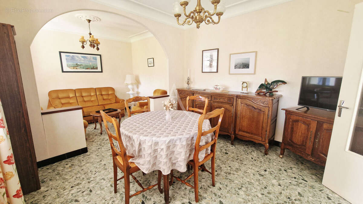 Maison à GROSBREUIL