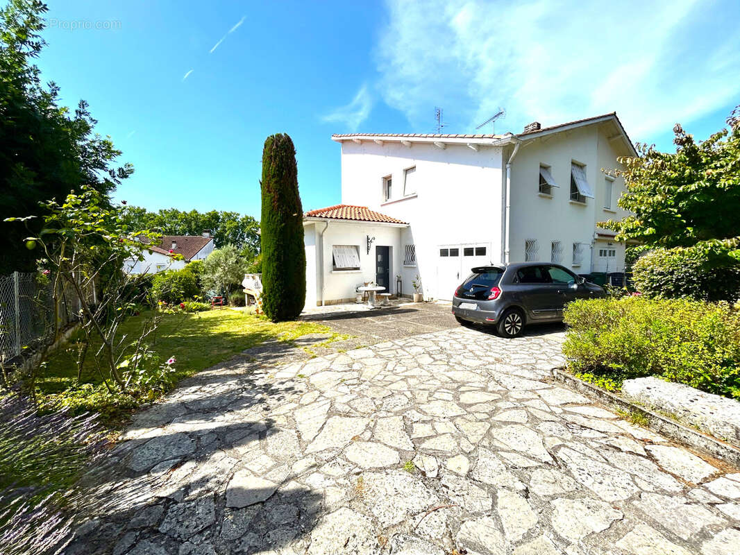 AGEN   Maison familiale 4 chambres avec jardin et garage - photo 3