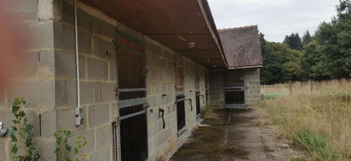 Maison à SAINT-GEORGES-DE-LA-COUEE