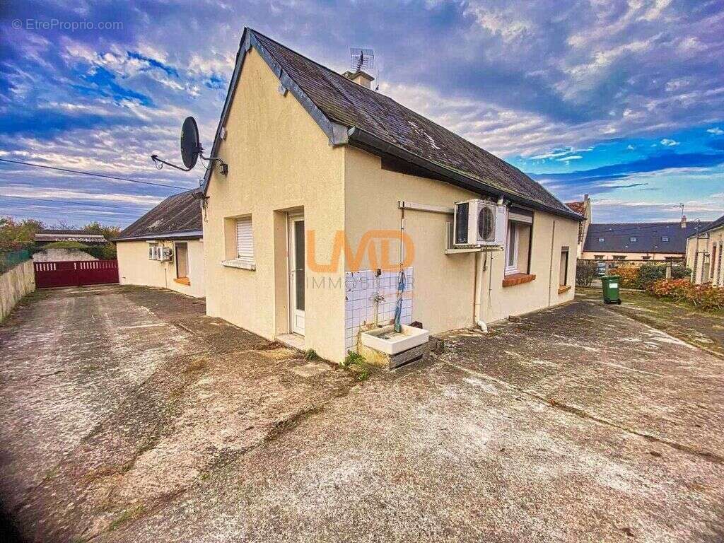 Maison à SAVIGNY-SUR-BRAYE