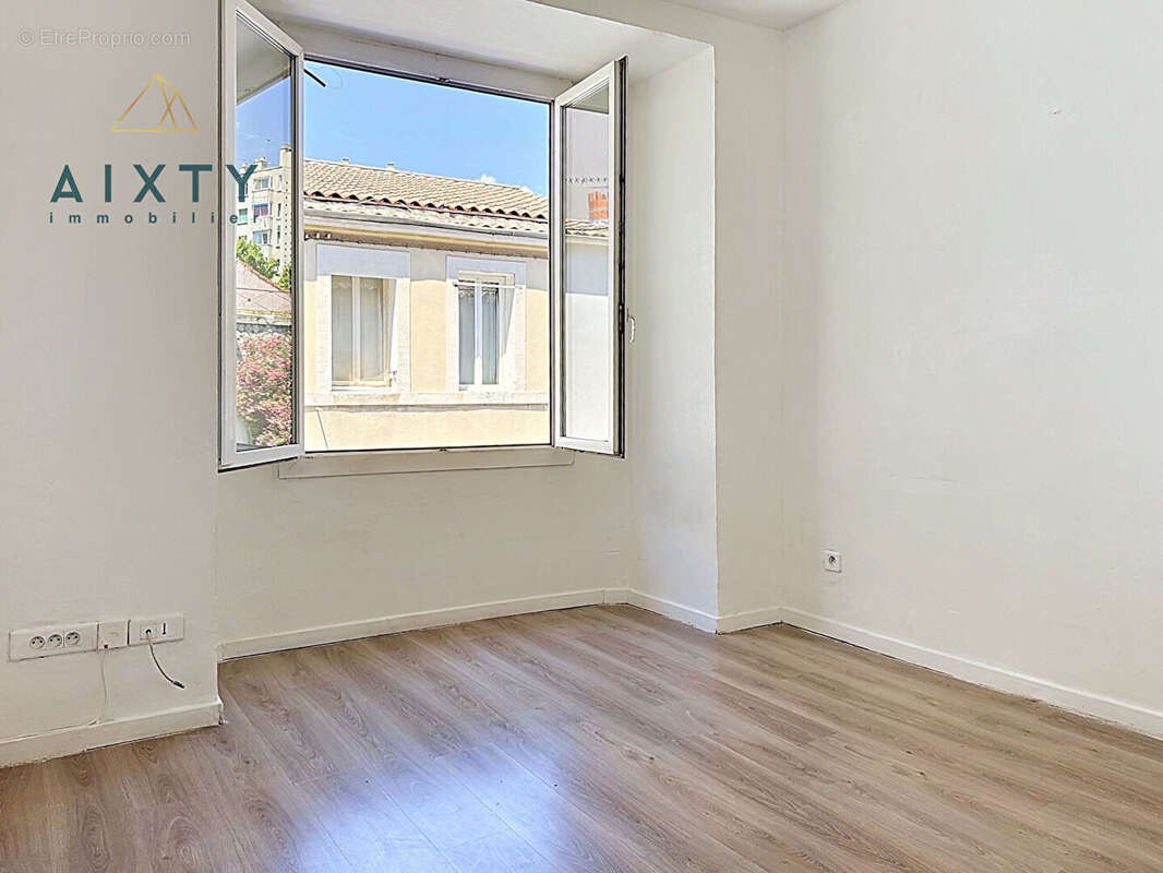 Appartement à MARSEILLE-5E