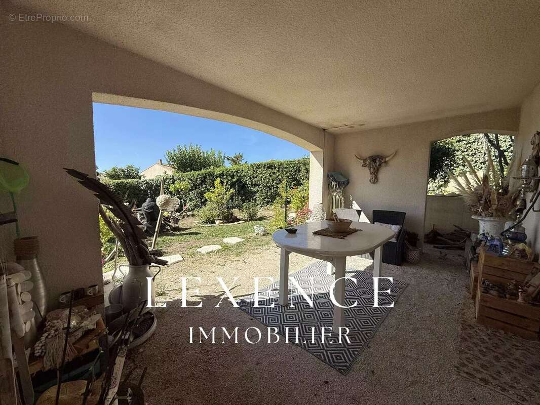 Appartement à LA FARE-LES-OLIVIERS