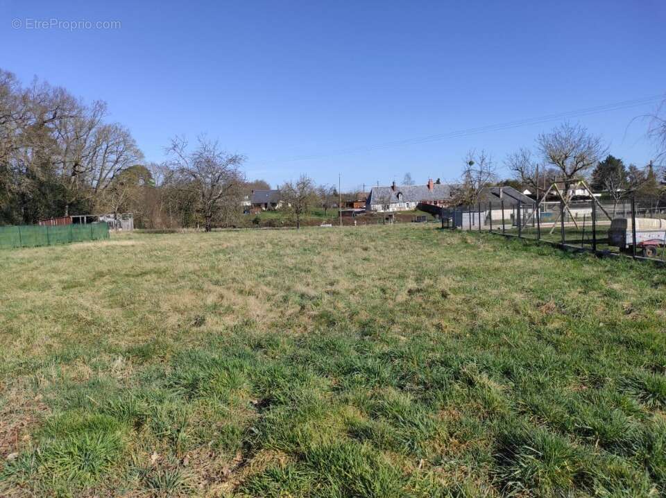 Terrain à NASSANDRES