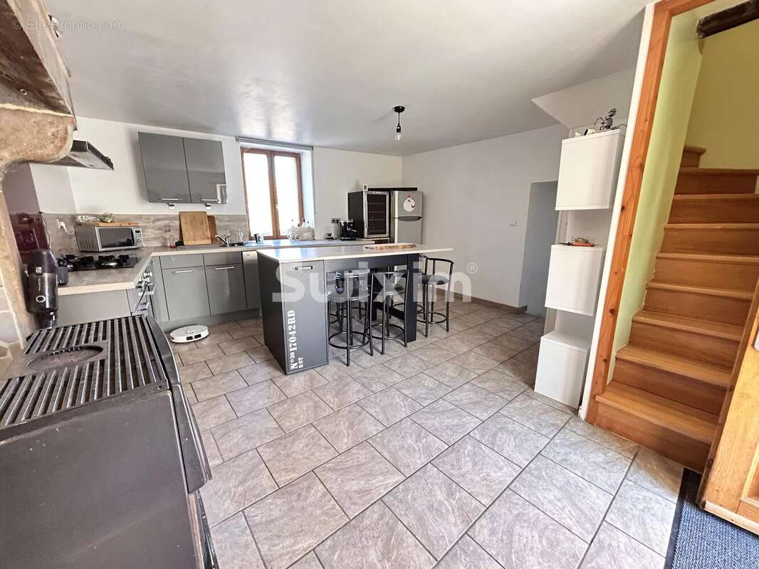 Maison à ROCHEFORT-SUR-NENON