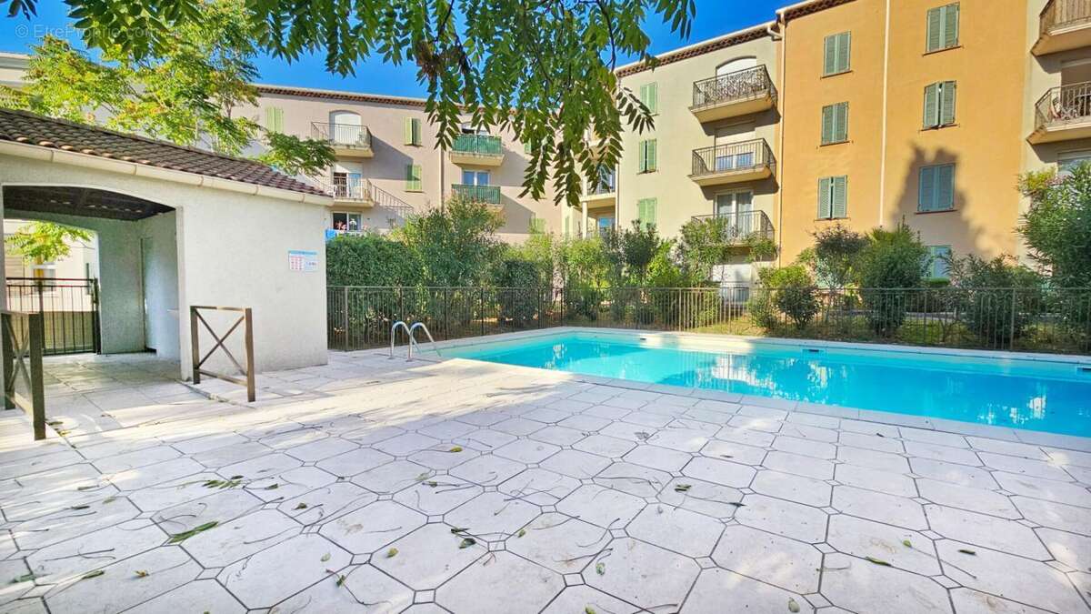 Appartement à LE LUC