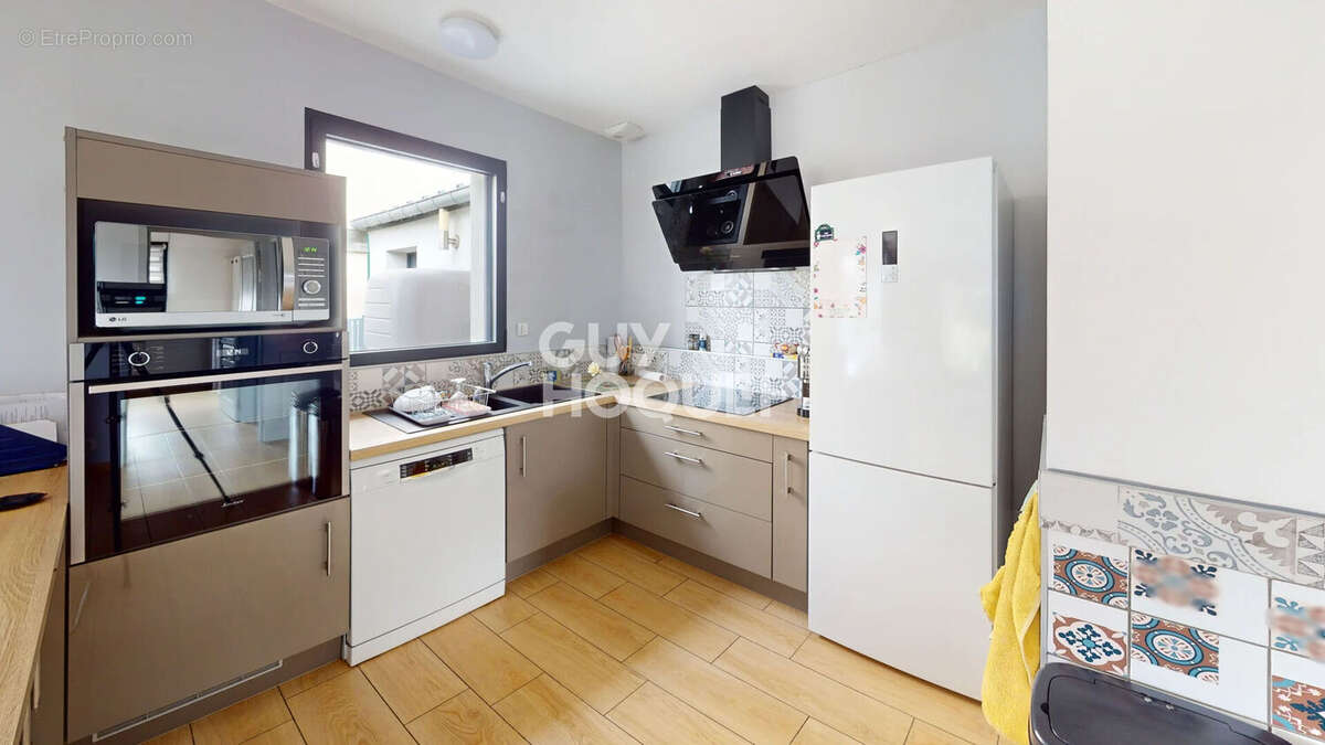 Maison de plain-pied - Ducey-les-Chéris - 6 pièces - 106 m² - photo 4