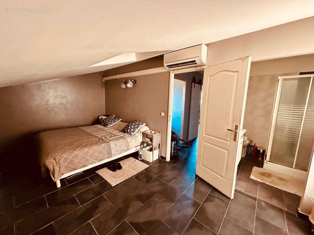 Commerce à TORREILLES